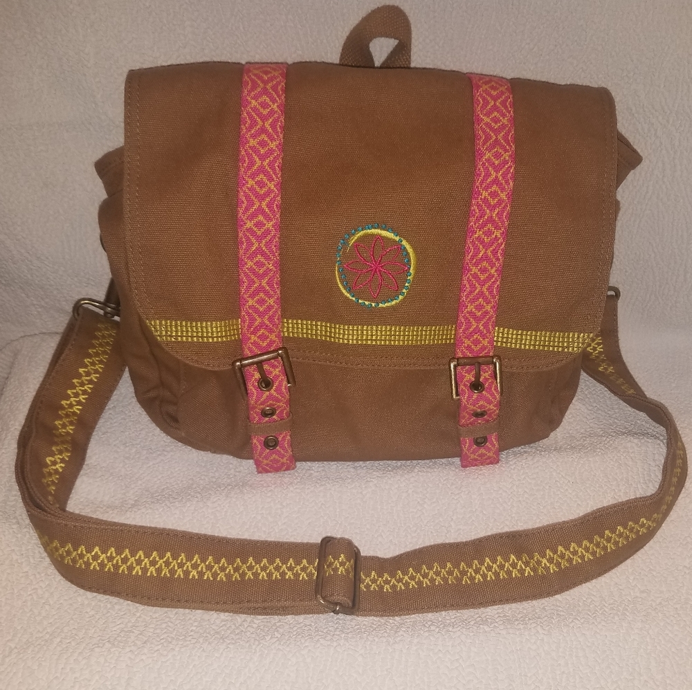 American Girl Lea Clark’s messenger bag